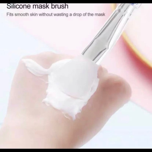 2pcs Silicon Face Mask Applicator (hairless Brush) random color will sent - Picture 6 of 6